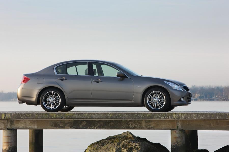  Infiniti G37 2010 года  (EU) (фото 50 из 53)